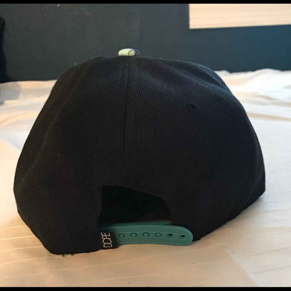 Snapback - Picture 2 of 2